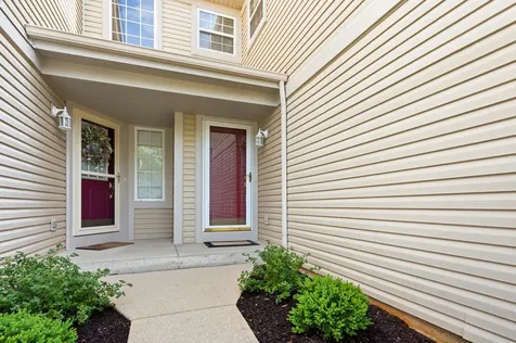 3332 Renard Lane St. Charles IL 60175