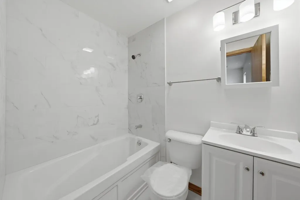 7918 South Greenwood Avenue Chicago IL 60619