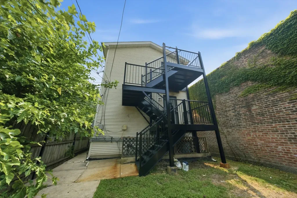 7918 South Greenwood Avenue Chicago IL 60619
