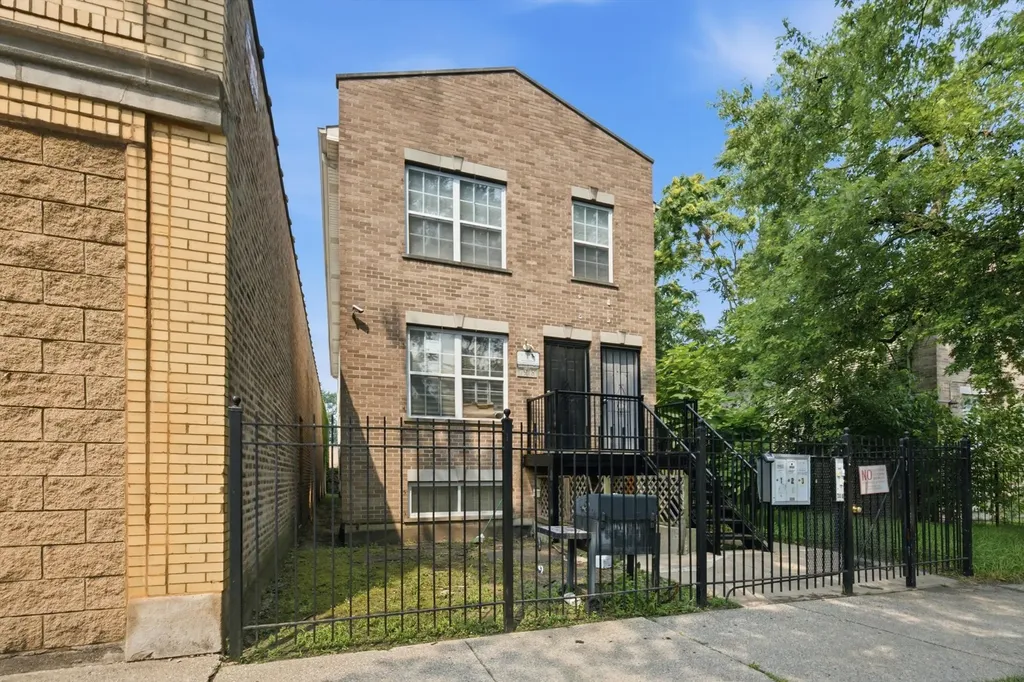 7918 South Greenwood Avenue Chicago IL 60619