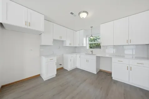 7918 South Greenwood Avenue Chicago IL 60619