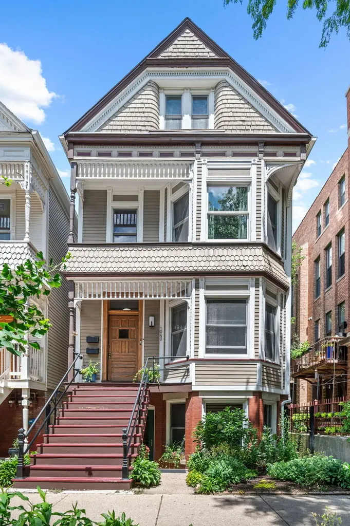 1040 West Barry Avenue Chicago IL 60657