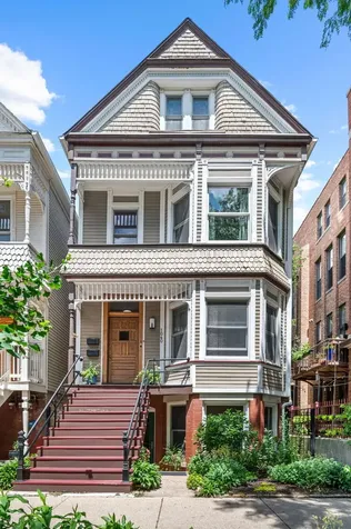 1040 West Barry Avenue Chicago IL 60657