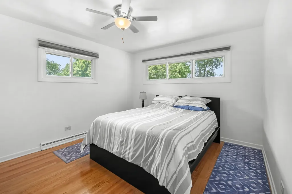 1015 South Leslie Lane Villa Park IL 60181