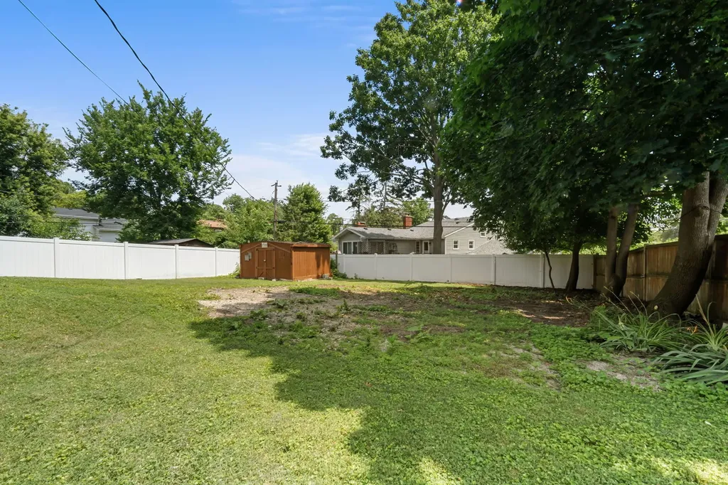 1015 South Leslie Lane Villa Park IL 60181