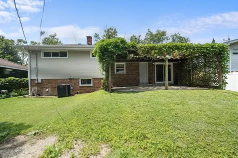 1015 South Leslie Lane Villa Park IL 60181