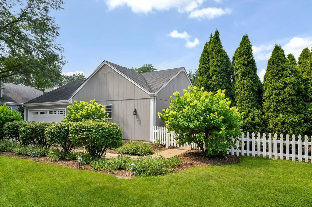 925 Churchill Drive Naperville IL 60563