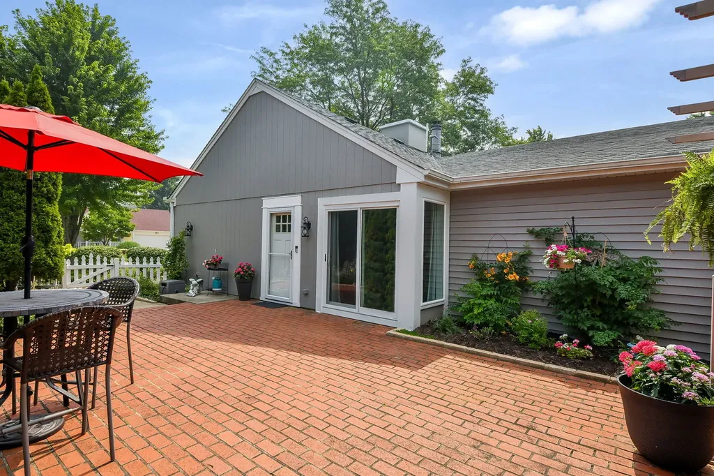 925 Churchill Drive Naperville IL 60563