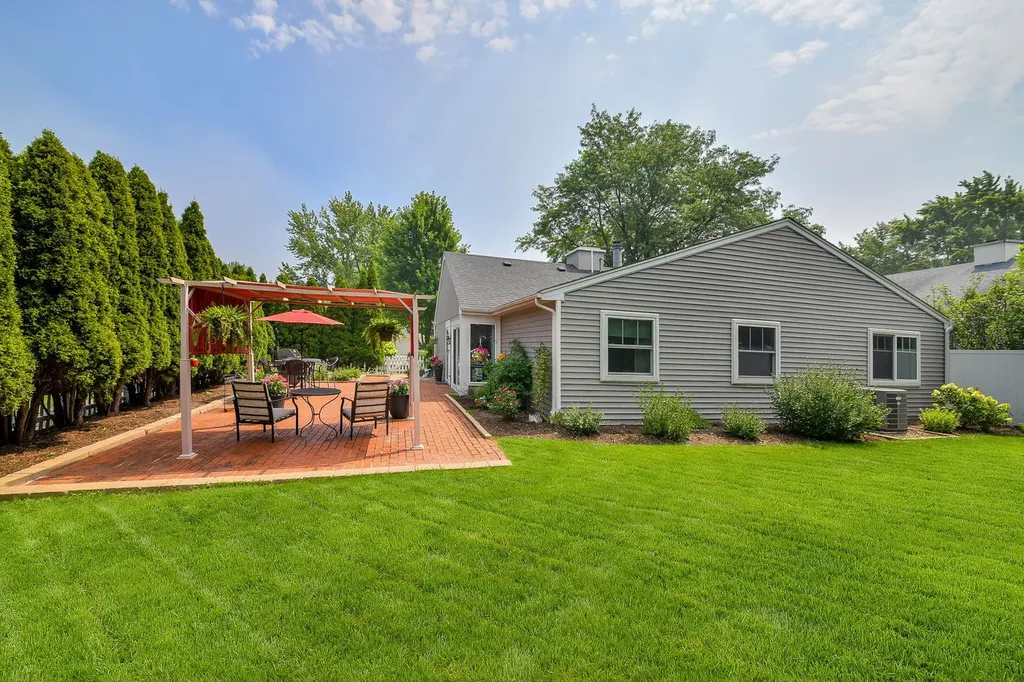 925 Churchill Drive Naperville IL 60563