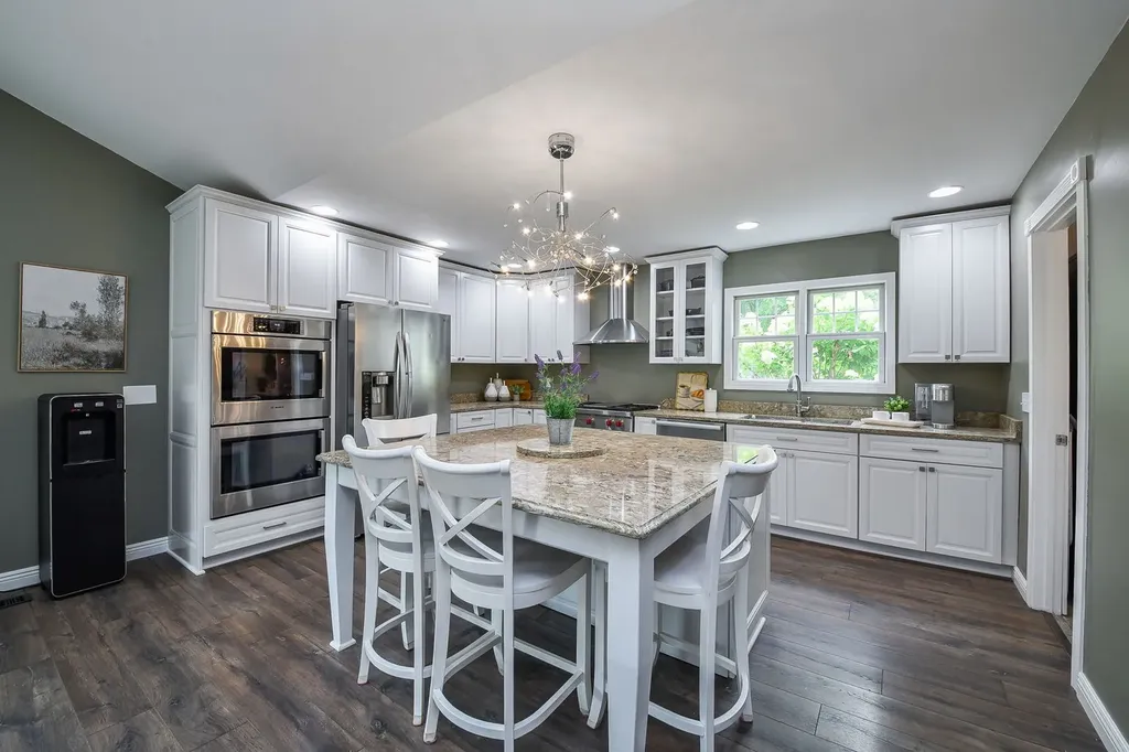 925 Churchill Drive Naperville IL 60563