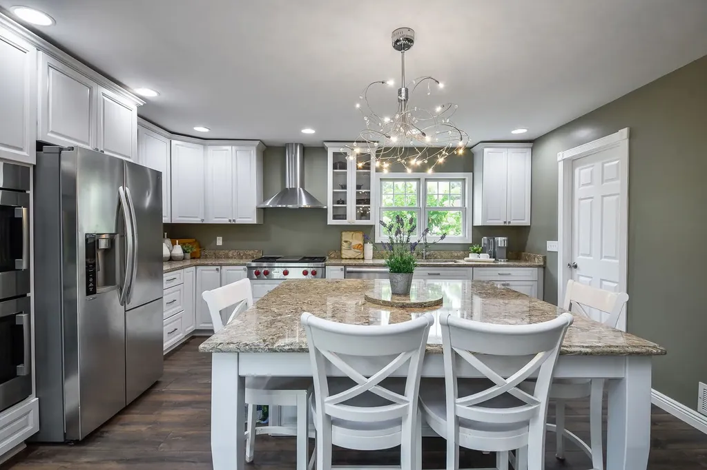 925 Churchill Drive Naperville IL 60563