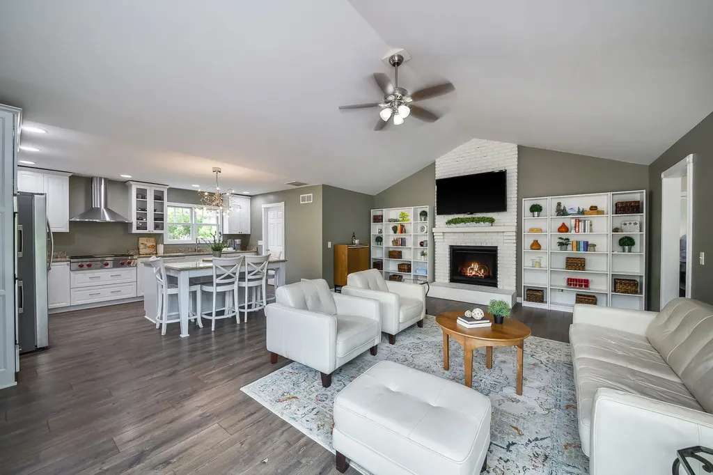 925 Churchill Drive Naperville IL 60563