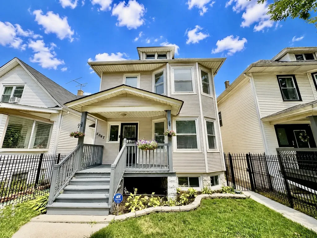 2047 North Lavergne Avenue Chicago IL 60639