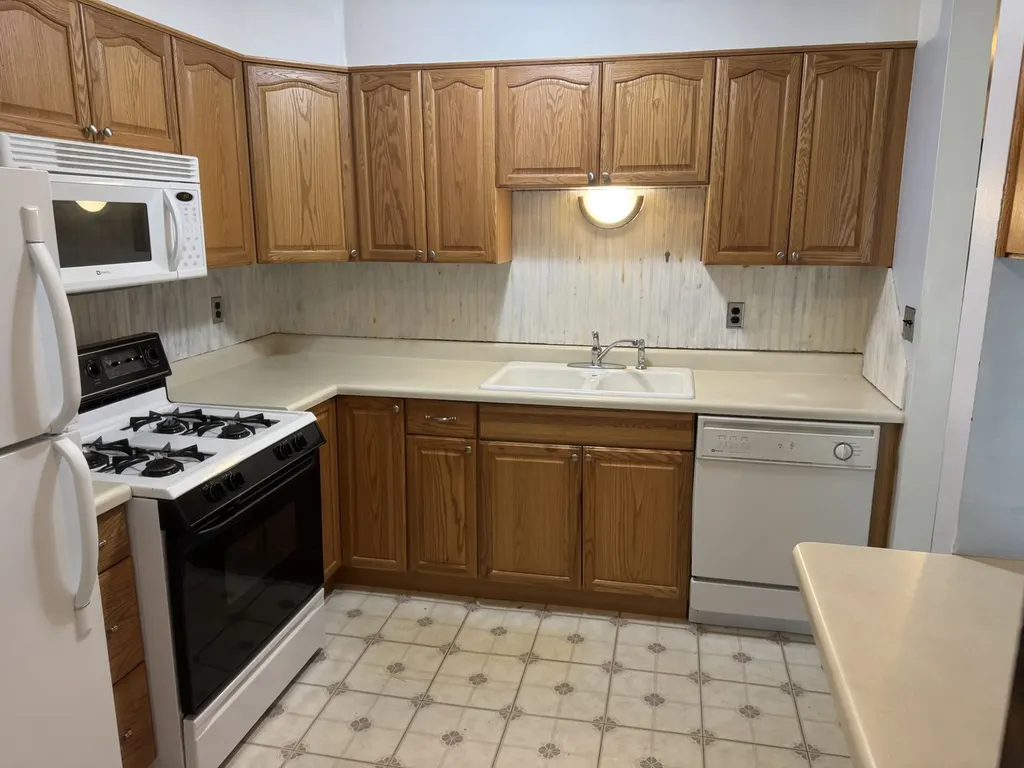 1486 Elder Drive Aurora IL 60506
