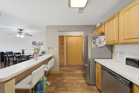 4020 West 105th Street Oak Lawn IL 60453