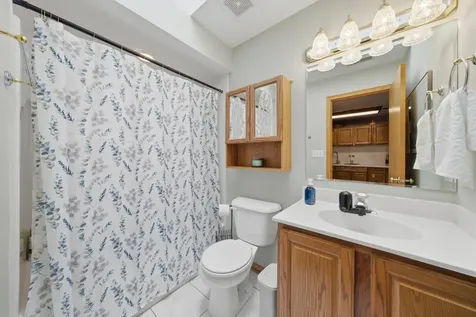 4020 West 105th Street Oak Lawn IL 60453