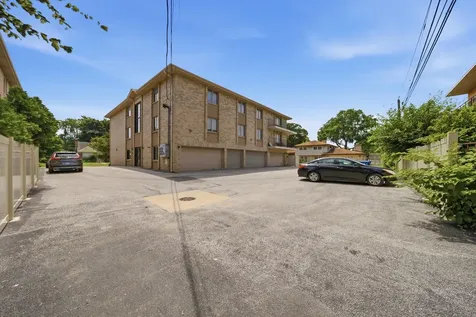 4020 West 105th Street Oak Lawn IL 60453