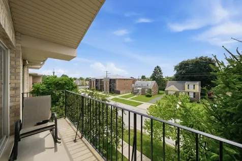 4020 West 105th Street Oak Lawn IL 60453
