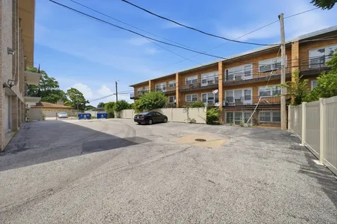 4020 West 105th Street Oak Lawn IL 60453
