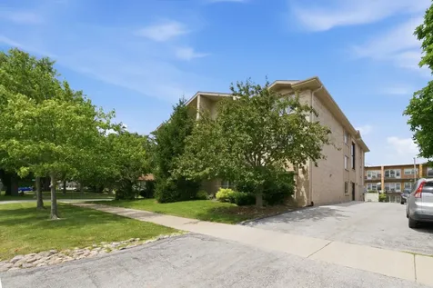 4020 West 105th Street Oak Lawn IL 60453