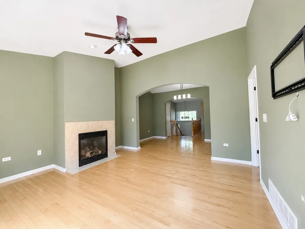 3131 Saganashkee Lane Naperville IL 60564