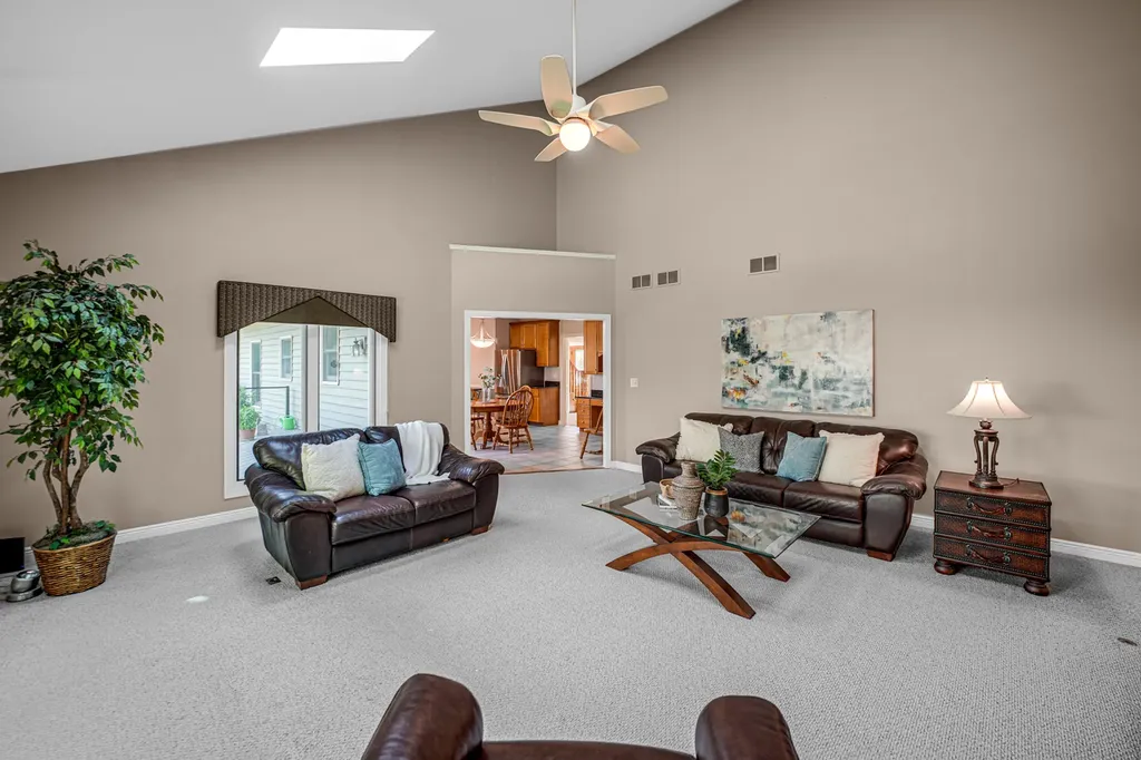 207 Edinburgh Court Naperville IL 60540