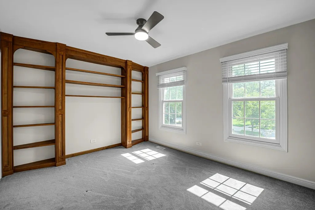 207 Edinburgh Court Naperville IL 60540