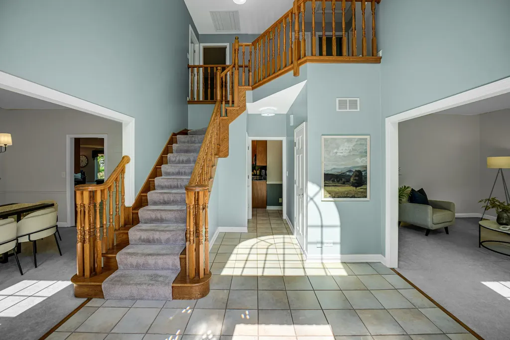 207 Edinburgh Court Naperville IL 60540