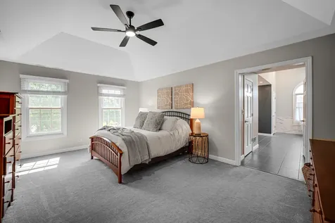 207 Edinburgh Court Naperville IL 60540