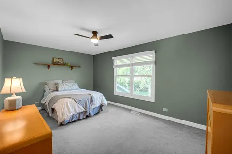 207 Edinburgh Court Naperville IL 60540