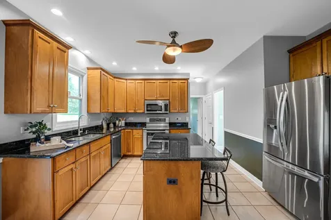 207 Edinburgh Court Naperville IL 60540