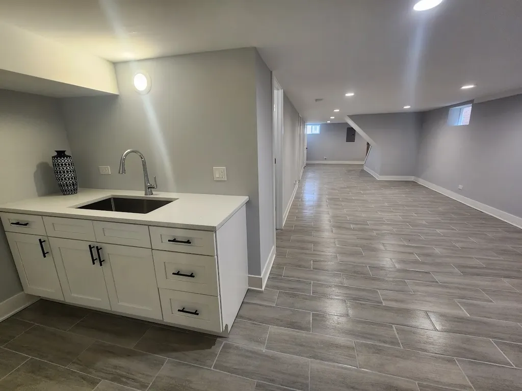 8942 South Union Avenue Chicago IL 60620