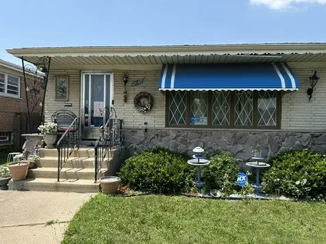 526 Manistee Avenue Calumet City IL 60409