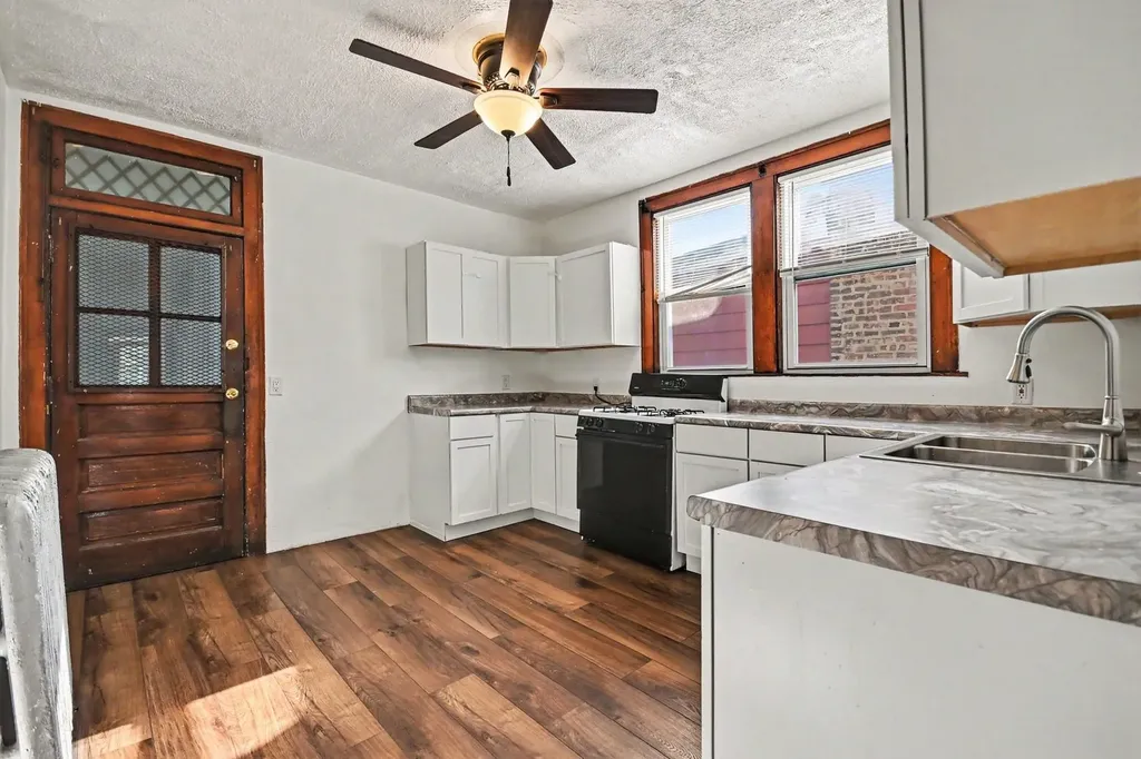 5028 West Adams Street Chicago IL 60644