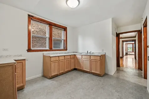 5028 West Adams Street Chicago IL 60644