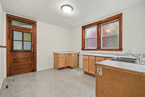 5028 West Adams Street Chicago IL 60644