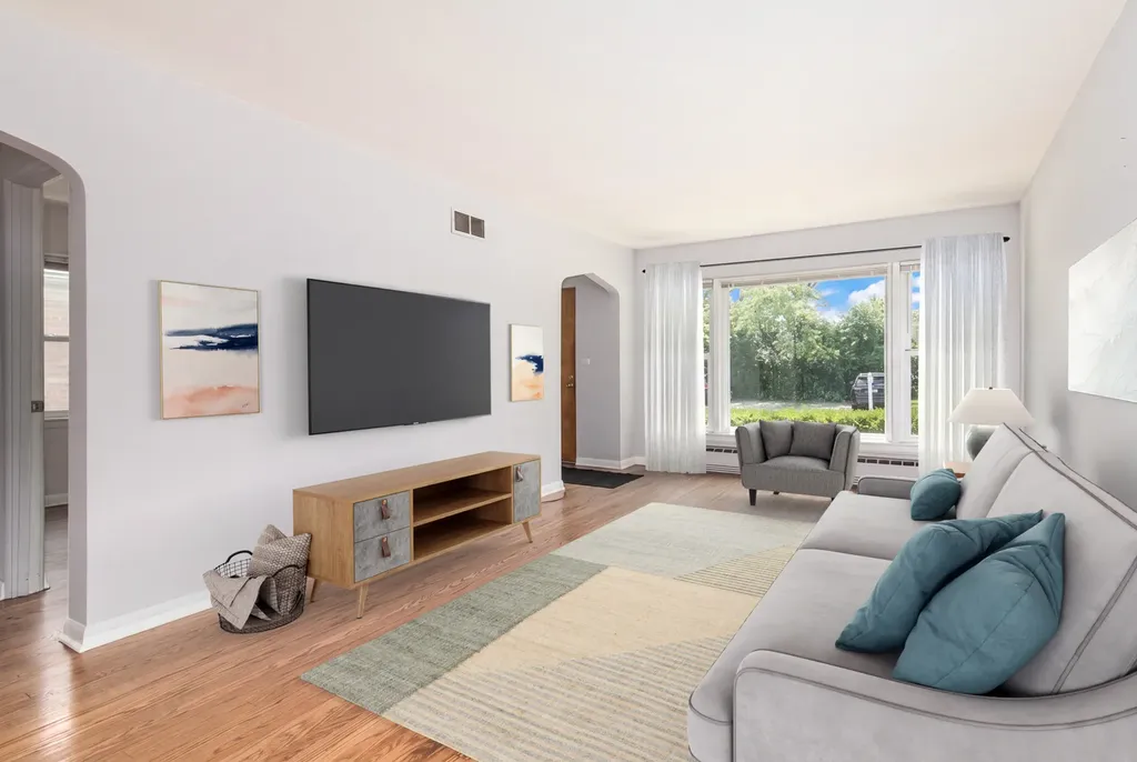 7560 West Everell Avenue Chicago IL 60631