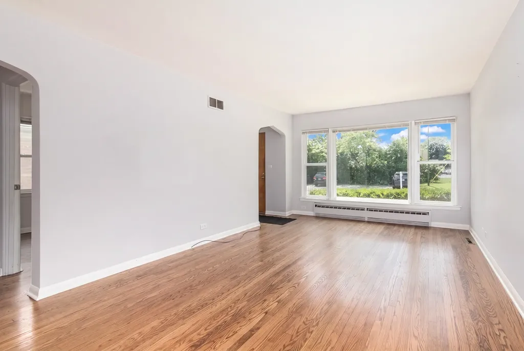 7560 West Everell Avenue Chicago IL 60631