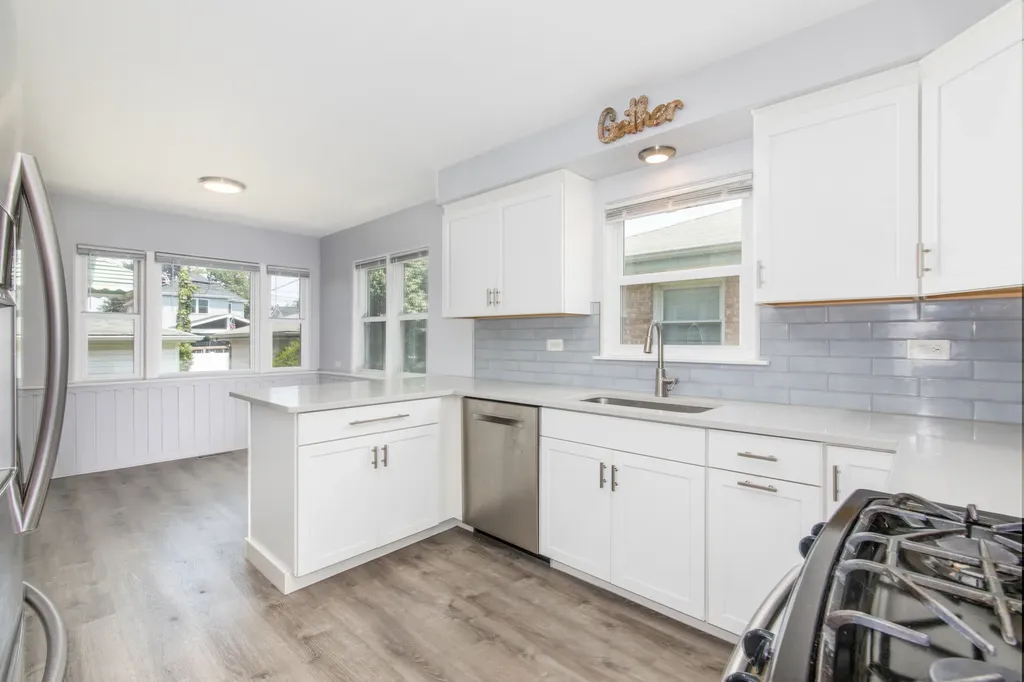 7560 West Everell Avenue Chicago IL 60631