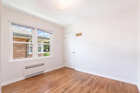 7560 West Everell Avenue Chicago IL 60631