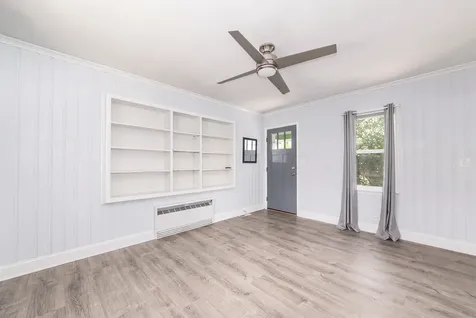 7560 West Everell Avenue Chicago IL 60631