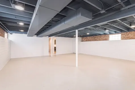 7560 West Everell Avenue Chicago IL 60631