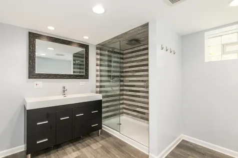 7560 West Everell Avenue Chicago IL 60631