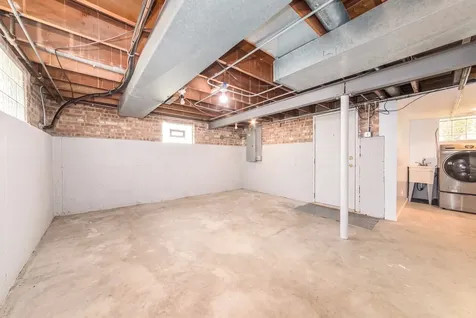 7560 West Everell Avenue Chicago IL 60631