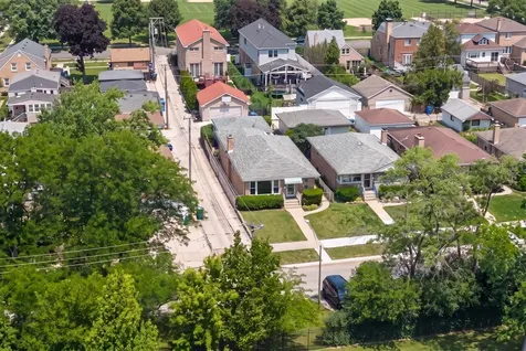 7560 West Everell Avenue Chicago IL 60631