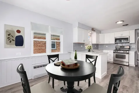 7560 West Everell Avenue Chicago IL 60631