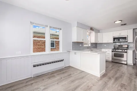 7560 West Everell Avenue Chicago IL 60631