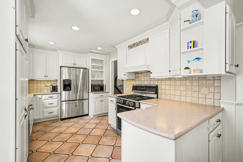 244 South Milton Avenue Glen Ellyn IL 60137