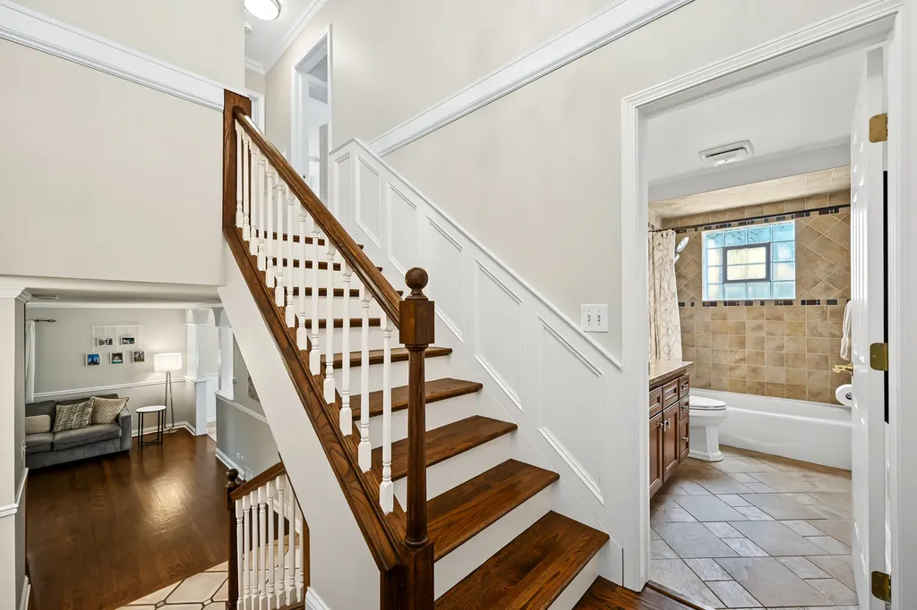244 South Milton Avenue Glen Ellyn IL 60137