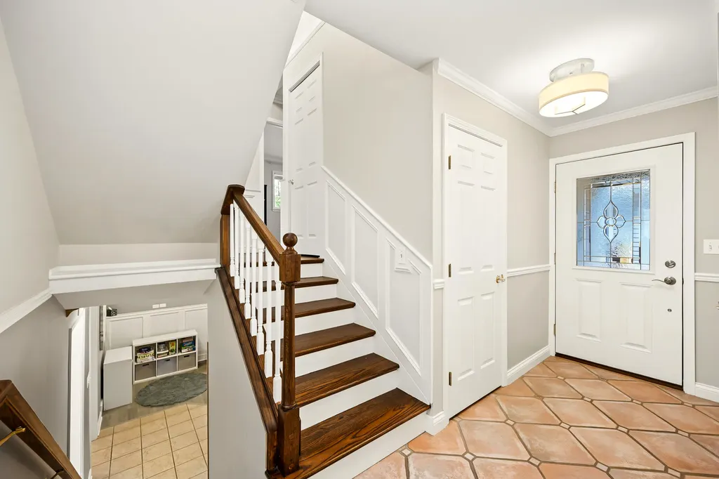 244 South Milton Avenue Glen Ellyn IL 60137